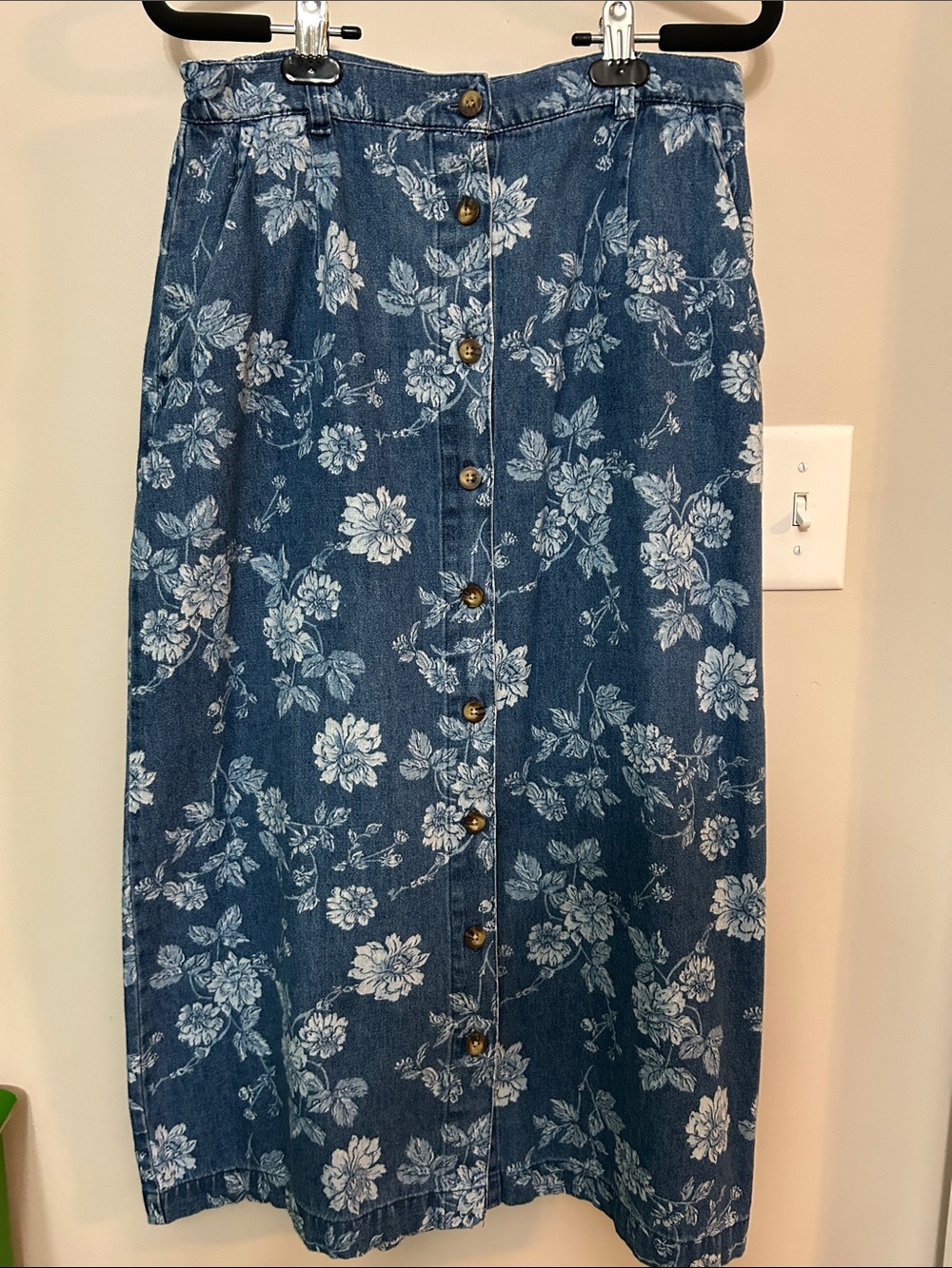 Cabin Creek Blue Floral Button-Front Midi Skirt